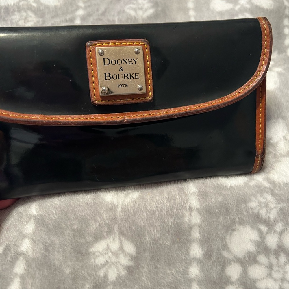 Dooney and Bourke wallet